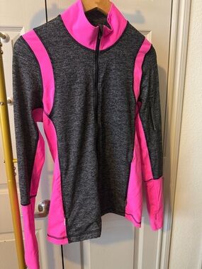 PINK Victoria's Secret sports Black jacketwith Pink Accent